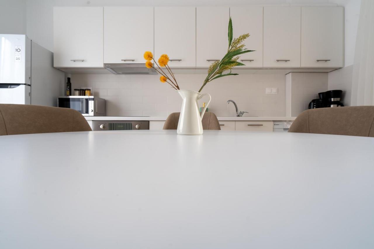 Athens Hideout Apt, Big Rooftop With City View Apartment ภายนอก รูปภาพ