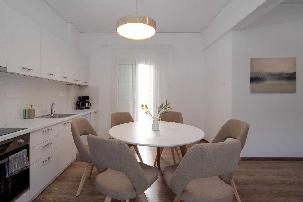 Athens Hideout Apt, Big Rooftop With City View Apartment ภายนอก รูปภาพ