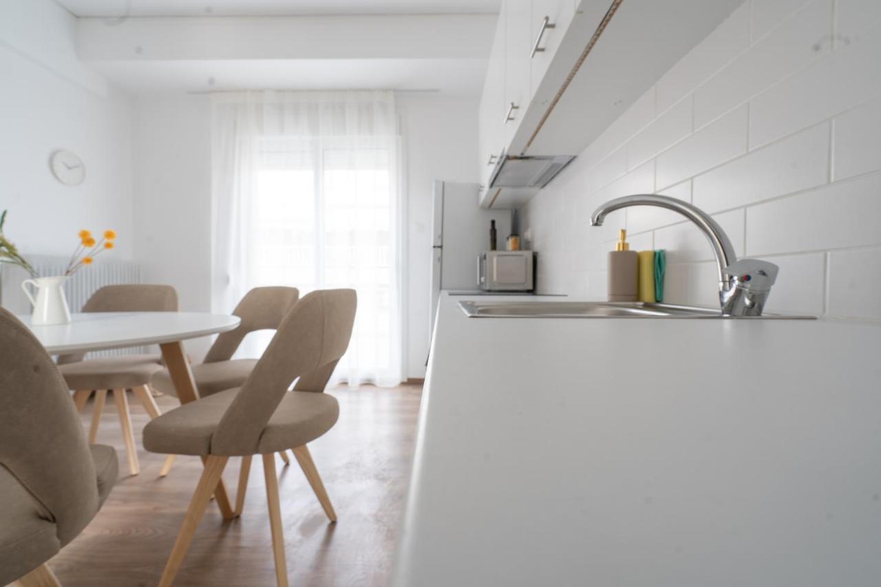 Athens Hideout Apt, Big Rooftop With City View Apartment ภายนอก รูปภาพ